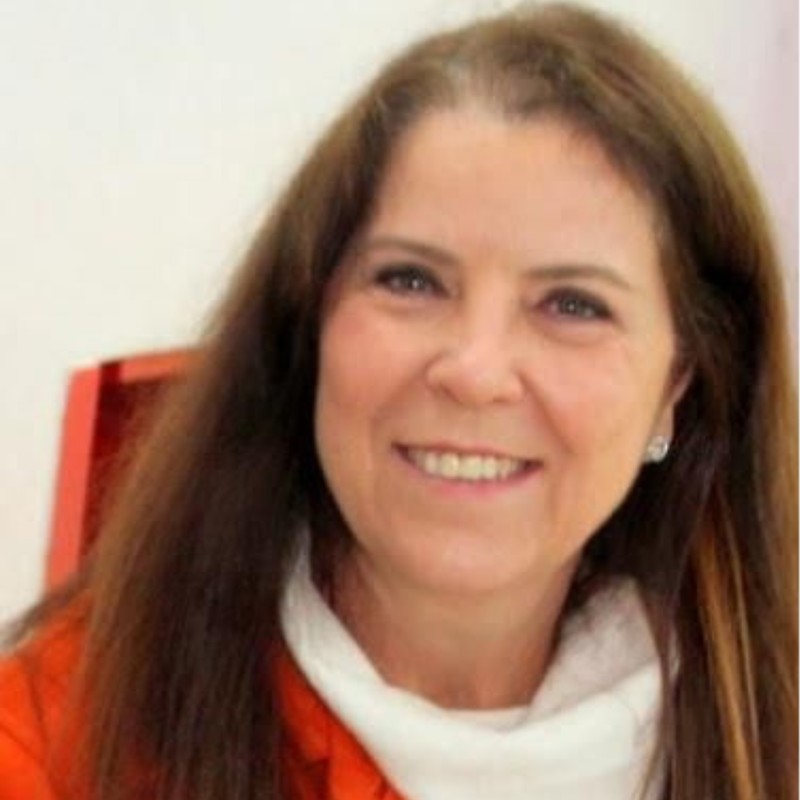 Profa. Dra. Simone Domingues